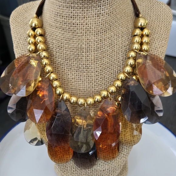 Joan Rivers Vintage Chunky Faceted Teardrop Lucite Beads Bib Necklace - Picture 2 of 10